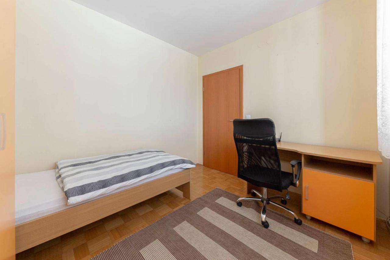 Apartma Ana Preserje  エクステリア 写真