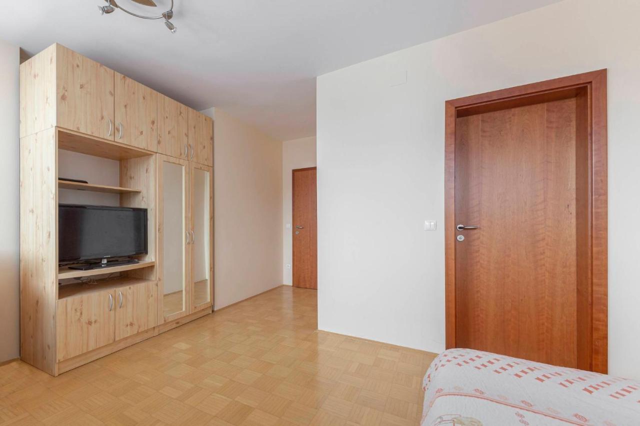 Apartma Ana Preserje  エクステリア 写真