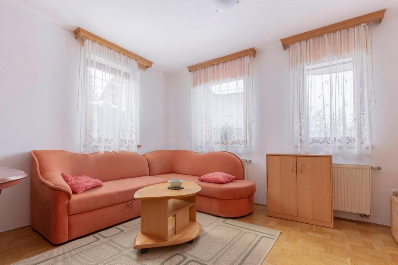 Apartma Ana Preserje  エクステリア 写真