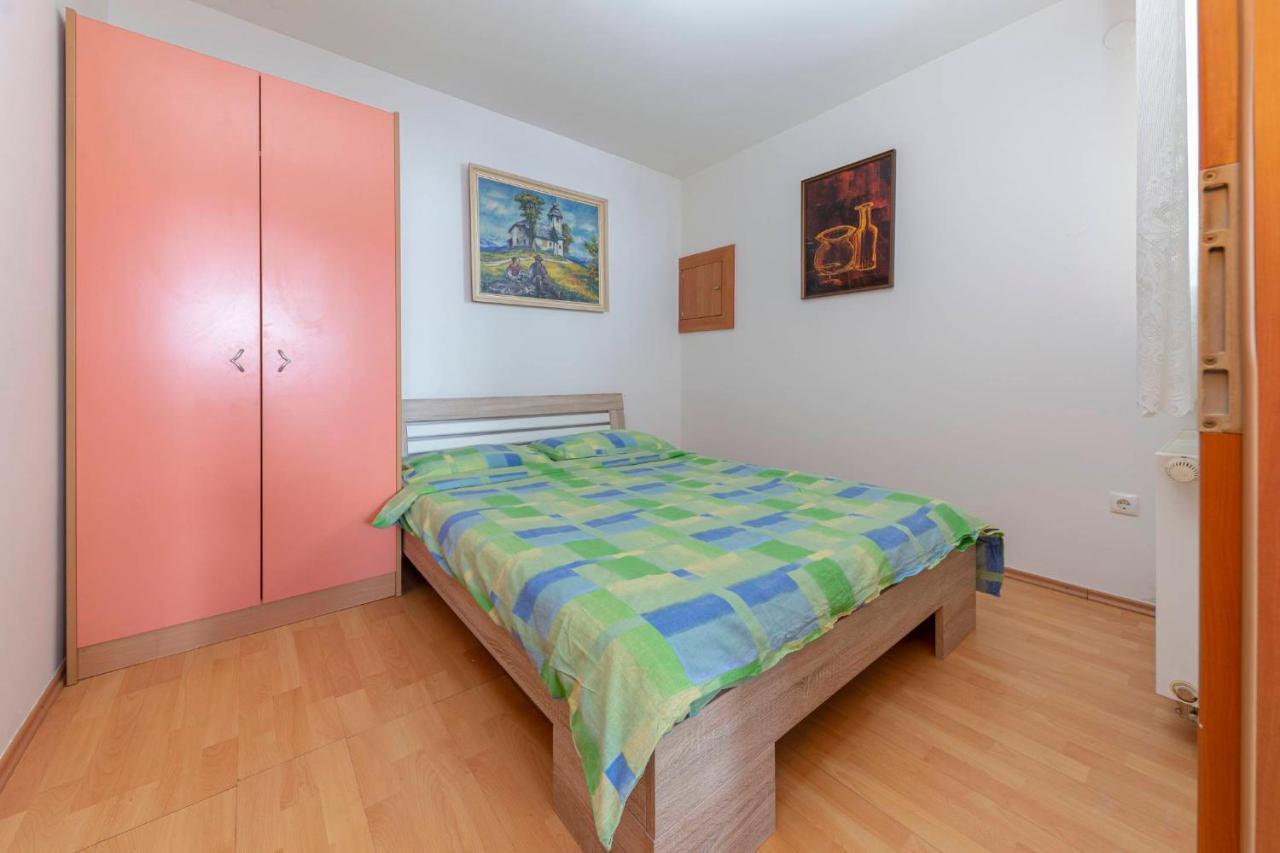 Apartma Ana Preserje  エクステリア 写真