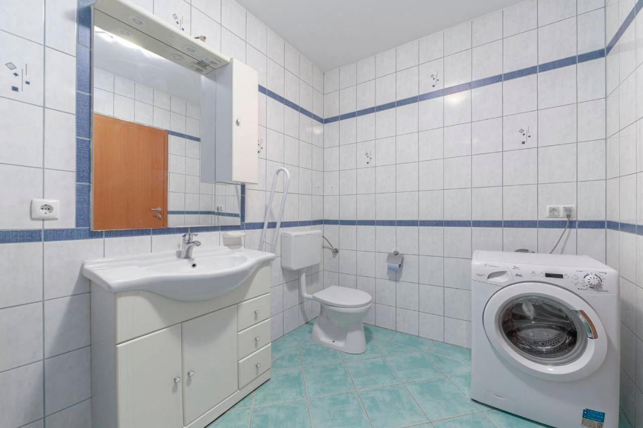Apartma Ana Preserje  エクステリア 写真