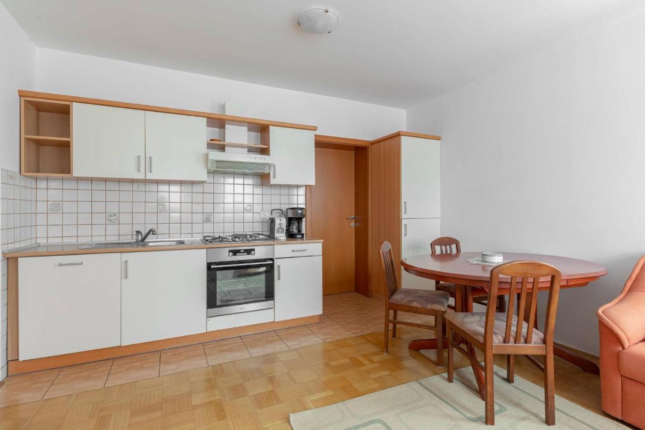 Apartma Ana Preserje  エクステリア 写真